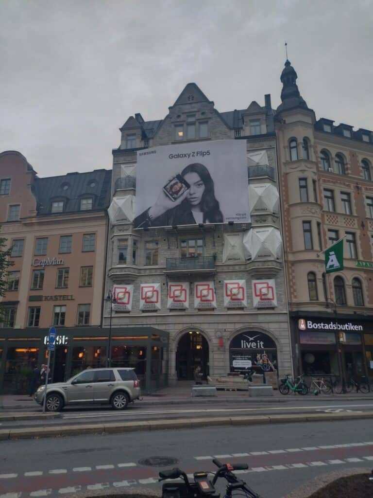 Fönsterparaply med logo Stureplan, Stockholm